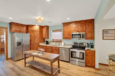 901 Bell St, Fredericksburg, TX 78624 - Photo 7