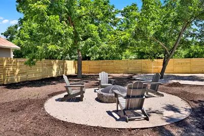 901 Bell St, Fredericksburg, TX 78624 - Photo 23