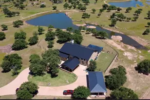 71 Granite Springs Dr, Fredericksburg, TX 79624 - Photo 3