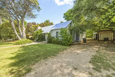 606 W Austin St, Fredericksburg, TX 78624 - Photo 7