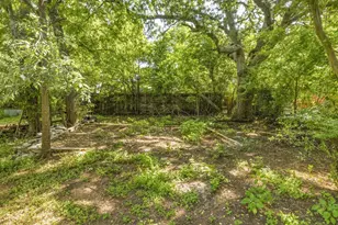 606 W Austin St, Fredericksburg, TX 78624 - Photo 5