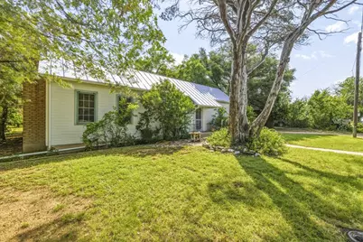 606 W Austin St, Fredericksburg, TX 78624 - Photo 1