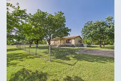 1983 Wendel Ahrens Rd, Fredericksburg, TX 78624 - Photo 9