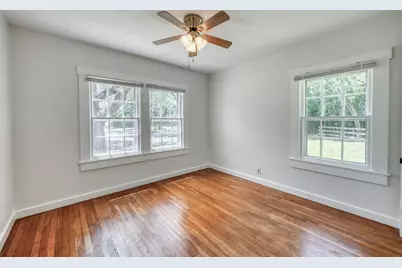 204 N Orange St, Fredericksburg, TX 78624 - Photo 15