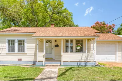 204 N Orange St, Fredericksburg, TX 78624 - Photo 3