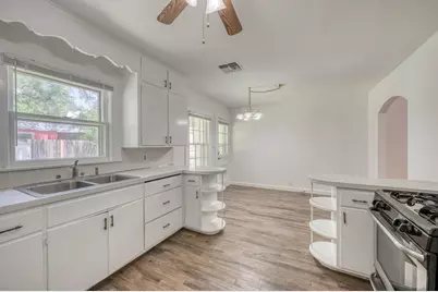 204 N Orange St, Fredericksburg, TX 78624 - Photo 21