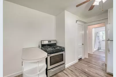 204 N Orange St, Fredericksburg, TX 78624 - Photo 19