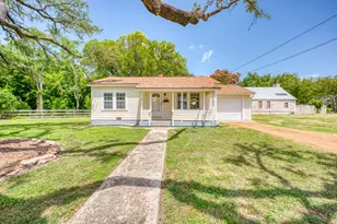 204 N Orange St, Fredericksburg, TX 78624 - Photo 5