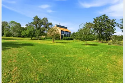 213 Cardinal Dr, Fredericksburg, TX 78624 - Photo 3