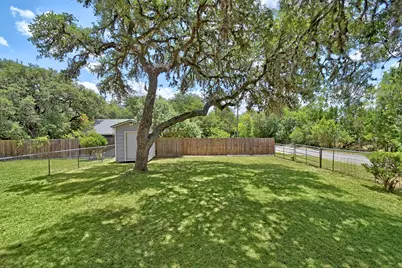 1504 Mesquite St, Blanco, TX 78606 - Photo 23