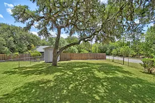 1504 Mesquite St, Blanco, TX 78606 - Photo 23