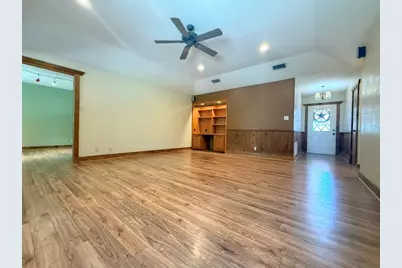 114 Edgewood Dr, Fredericksburg, TX 78624 - Photo 5