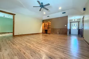 114 Edgewood Dr, Fredericksburg, TX 78624 - Photo 5