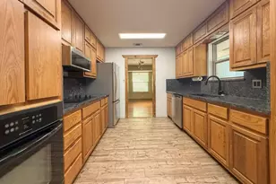 114 Edgewood Dr, Fredericksburg, TX 78624 - Photo 3