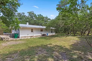221 Felps, Blanco, TX 78606 - Photo 19