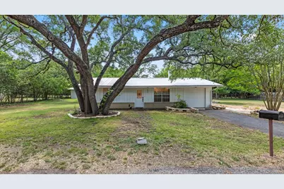 221 Felps, Blanco, TX 78606 - Photo 3