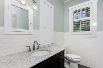 711 W Main St, Fredericksburg, TX 78624 - Photo 9