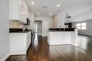 218 E Creekview Dr, Fredericksburg, TX 78624 - Photo 9