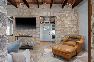 419 W San Antonio St, Fredericksburg, TX 78624 - Photo 5