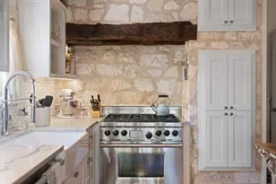 419 W San Antonio St, Fredericksburg, TX 78624 - Photo 19