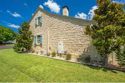 419 W San Antonio St, Fredericksburg, TX 78624 - Photo 39