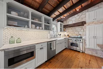 419 W San Antonio St, Fredericksburg, TX 78624 - Photo 13
