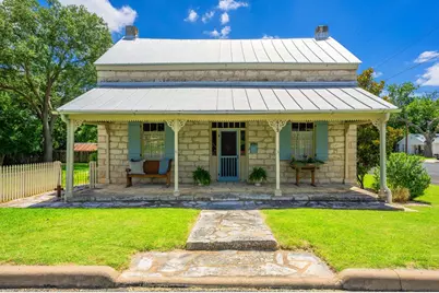 419 W San Antonio St, Fredericksburg, TX 78624 - Photo 1