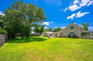 419 W San Antonio St, Fredericksburg, TX 78624 - Photo 33