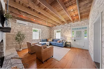 419 W San Antonio St, Fredericksburg, TX 78624 - Photo 7