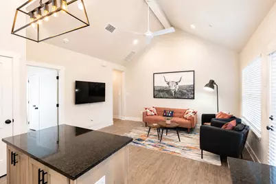 930 S Eagle St #202, Fredericksburg, TX 78624 - Photo 5