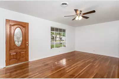 111 Beverly Dr, Fredericksburg, TX 78624 - Photo 5