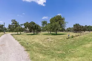 143 Michael Dr, Harper, TX 78631 - Photo 27