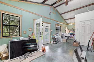101 E Grothe St, Fredericksburg, TX 78624 - Photo 37