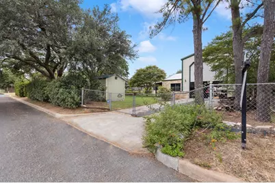 101 E Grothe St, Fredericksburg, TX 78624 - Photo 41