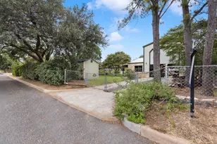 101 E Grothe St, Fredericksburg, TX 78624 - Photo 41