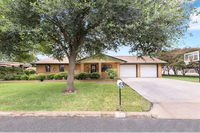 101 E Grothe St, Fredericksburg, TX 78624 - Photo 1