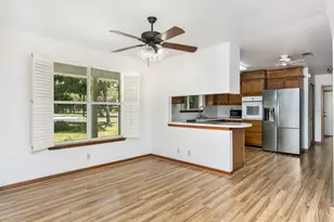 301 W Hackberry St, Fredericksburg, TX 78624 - Photo 11
