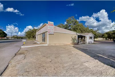 1709 N Llano St, Fredericksburg, TX 78624 - Photo 23