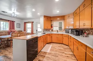 510 S Columbus, Fredericksburg, TX 78624 - Photo 7