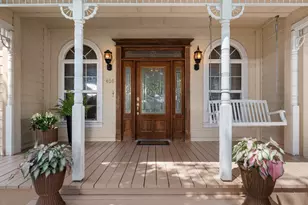 408 W Creek St, Fredericksburg, TX 78624 - Photo 3