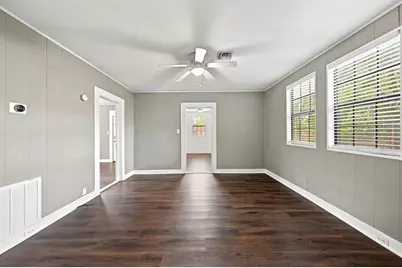 204 Davis Street, Kerrville, TX 78028 - Photo 3