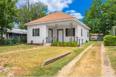 204 Davis Street, Kerrville, TX 78028 - Photo 1