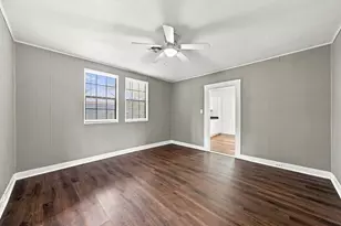 204 Davis St, Kerrville, TX 78028 - Photo 7