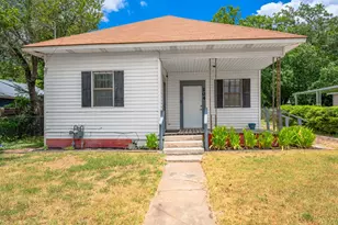 204 Davis St, Kerrville, TX 78028 - Photo 21