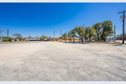1812 Water St, Kerrville, TX 78028 - Photo 5