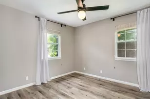 803 N Bowie, Fredericksburg, TX 78624 - Photo 21