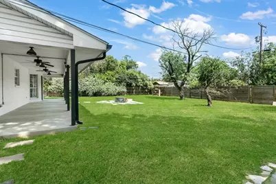 803 N Bowie, Fredericksburg, TX 78624 - Photo 27
