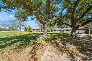 512 W Pecan St, Johnson City, TX 78636 - Photo 19