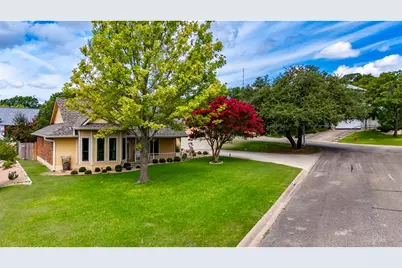 1445 N Gloucester Point, Kerrville, TX 78028 - Photo 23