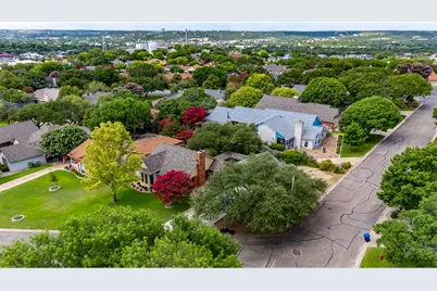 1445 N Gloucester Point, Kerrville, TX 78028 - Photo 29